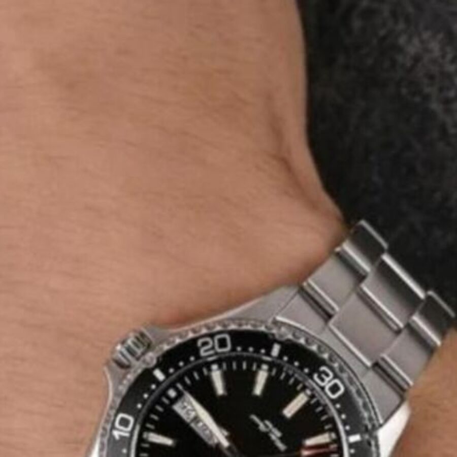 Orient Kamasu wrist detail
